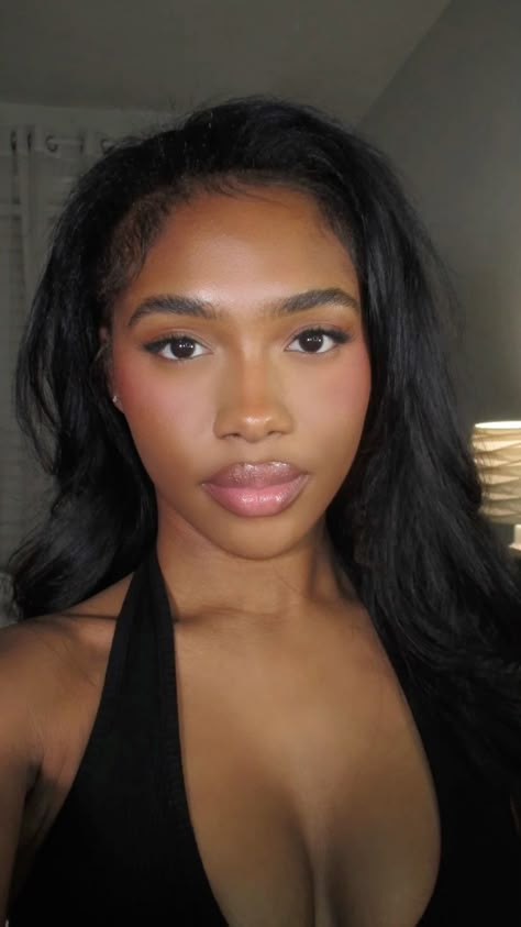 Makeup Natural Look Black Women, Peach Blush Black Women, Soft Glowy Makeup Black Women, Basic Beat Makeup, Enhanced Natural Makeup, Simple Makeup On Black Women, Matte Makeup Black Women, First Day Makeup, Korean Ladylike Makeup Look