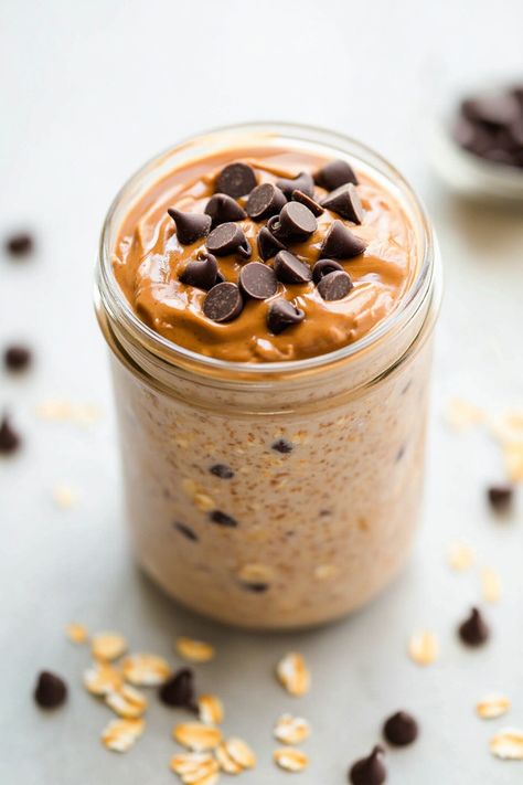 Indulge in a delicious and nutritious breakfast with these chocolate peanut butter overnight oats. This easy recipe is perfect for busy mornings, simply combine oats, milk, cocoa powder, peanut butter, and a touch of sweetness in a jar before refrigerating overnight. Wake up to a creamy and flavorful treat that will keep you satisfied throughout the morning. Meal prep-friendly and customizable with your favorite toppings like bananas or chopped nuts. Enjoy the rich combination of chocolate and p Peanut Butter Jar Overnight Oats, Notion Food, Overnight Oats Peanut Butter, Overnight Oats With Peanut Butter, Chocolate Peanut Butter Overnight Oats, Peanut Butter Banana Overnight Oats, Powder Peanut Butter, High Protein Breakfasts, Oats Milk