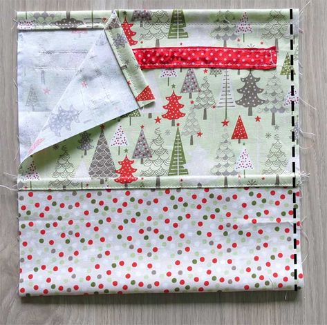 Christmas Drawstring Gift Bag, Fabric Drawstring Bag Diy, Santa Sacks Diy Drawstring Bags, Make A Drawstring Bag, Drawstring Bag Tutorial, Arrow Quilt, Drawstring Bag Tutorials, Sew Bags, Quilt Studio