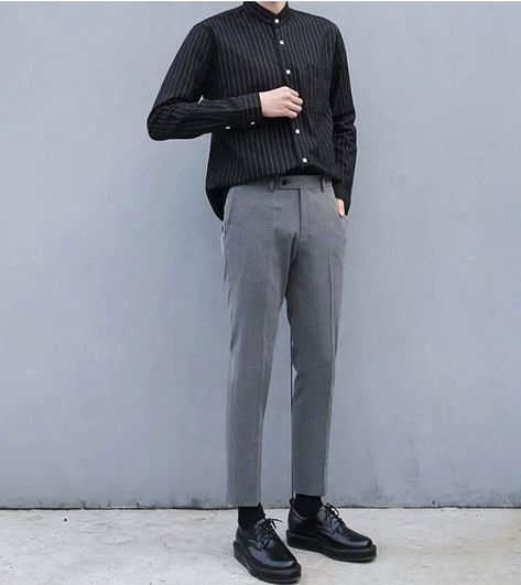 Bats Aesthetics, Outfit Kondangan Pria, Korean Fall Outfits, Men Uniform, Vintage Suit Men, Suits And Sneakers, Man Outfit, Formal Men Outfit, Wedding Outfit Men