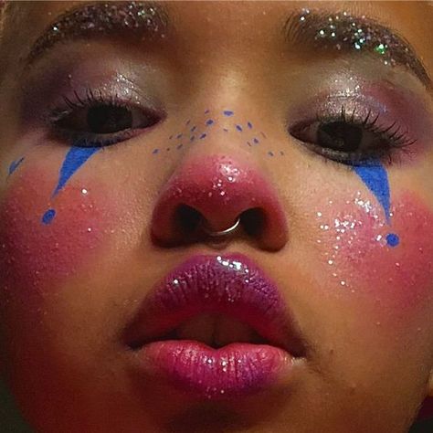 Cute Clown Makeup, Circus Makeup, Clown Halloween Costumes, Funky Makeup, Pierrot Clown, Clown Party, Halloween Clown, Cute Clown, Swag Makeup