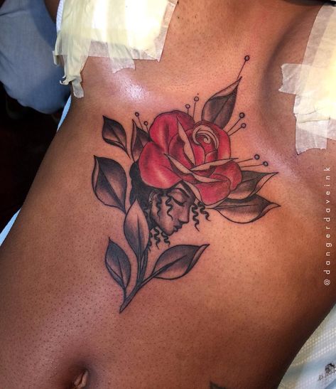 Rose Between Breast Tattoo, Rose Crown Tattoo, Rose Tattoo Between Breast, Tattoo Dark Skin, Between Breast Tattoo, Art Tattoo Ideas, Tattoo Dark, Rose Crown, Chest Tattoos