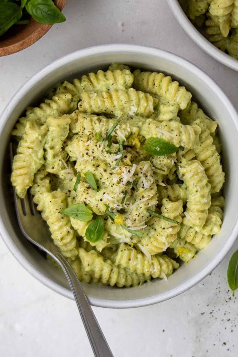 The combination of ricotta cheese and zucchini creates a rich and creamy pasta sauce that is perfect for this creamy ricotta pasta recipe. Ricotta Cheese Side Dish Recipes, Zucchini Ricotta Pasta, Healthy Meals With Ricotta Cheese, Zucchini Ricotta Recipes, Creamy Ricotta Pasta, Creamy Zucchini Pasta, Ricotta Pasta Sauce, Healthy List, Ricotta Pasta Recipes