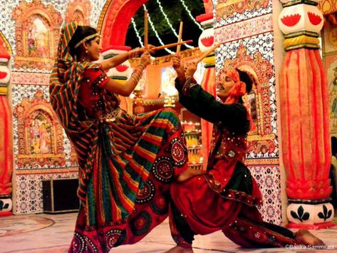 dandiya dance during navratri celebration in mumbai india Garba Dance Photography, Garba Photography Poses, Navratri Photography, Dandiya Dance, Gujarati Garba, Navratri Celebration, Poses Friends, Chania Choli, Garba Dance