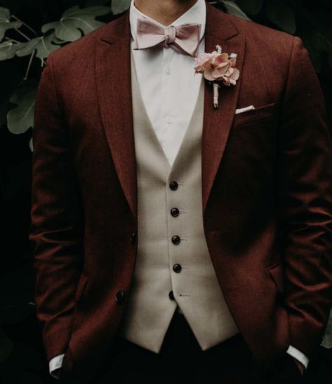 Maroon Suit Combinations Men, Burgundy Wedding Tuxedo, Burgundy Bridal Party Groomsmen, Bridesmaid Proposal Outfit, Red Grooms Suit, Wine Red Groomsmen Attire, Dark Red Wedding Suit, Burgandy Suit Groom, Burgundy Suit Groom