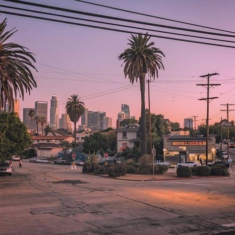 Hollister Aesthetic, Los Angeles At Night, Los Angeles Landscape, Angeles Aesthetic, Bloxburg Town, Los Angeles Aesthetic, Fun Outdoor Games, Los Angeles Travel, California Vibe