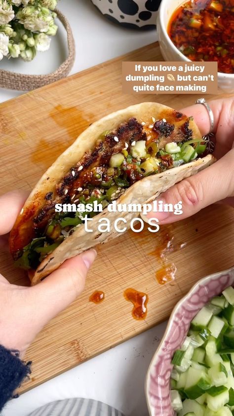 THIS is what to make next time you’re craving a big plate of juicy dumplings 😍 The viral smash burger taco has some serious competition… | Instagram Dumpling Taco Recipe, Ground Beef Smash Tacos, Dumpling Tacos, Smash Dumpling Tacos, Smashed Dumpling Tacos, Smash Tacos, Smash Burger Tacos, Viral Smash Burger Taco, Sausage Tacos