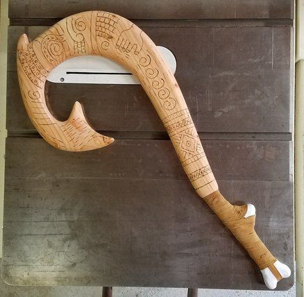 Maui's hook Maui's Hook Diy, Maui Hook Drawing, Maui's Hook Tattoo, Moana Hook, Diy Maui Fish Hook, Mauis Hook, Maui Maui Fish Recipes, Moana Jr Props, Moana Maui Hook