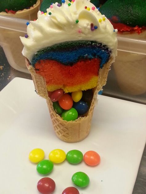 Rainbow cupcakes with skittle filled cone Skittle Cupcakes, Skittle Cake, Skittles Cake, Bean Sprout, Fathers Day Cake, Rainbow Cupcakes, Rainbow Magic, Fun Foods, Bean Sprouts