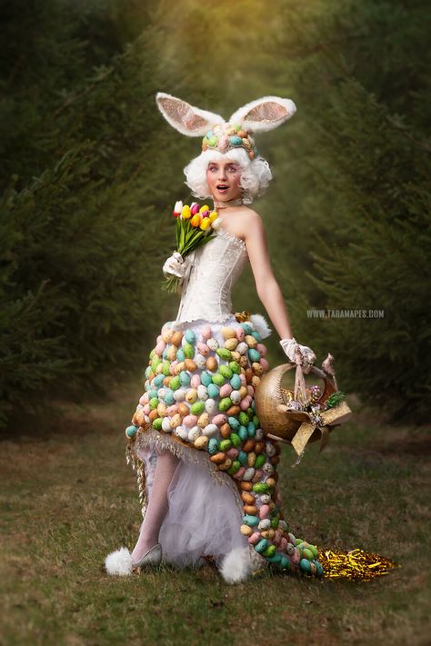 Egg Costume Diy, Easter Bunny Photoshoot, Easter Egg Costume, Easter Baby Photos, Egg Costume, Easter Bunny Costume, Themed Photoshoot, Easter Costume, Easter Photography