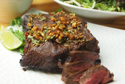 Thai Flavored London Broil. Superfood Meals, Shabbat Meals, Paleo Snacks Easy, Sukkot Recipes, Shabbat Recipes, Beef Entrees, Vegetarian Italian, Paleo On The Go, London Broil