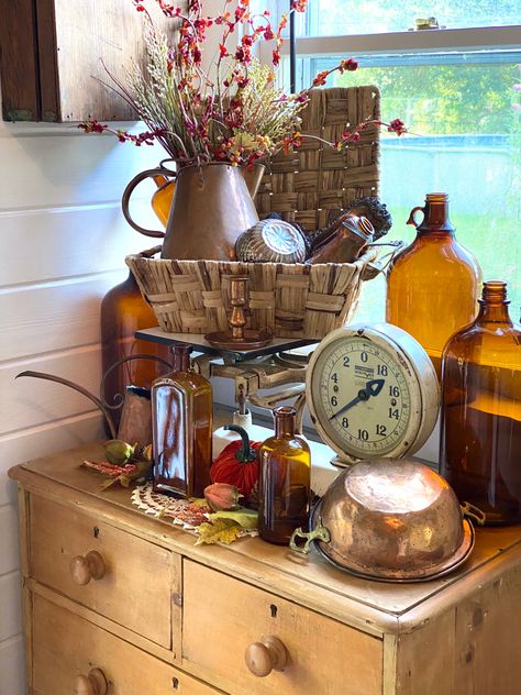 Countertop Styling, Vintage Store Ideas, Curiosity Approach, Vintage Upcycling, Shallow Shelves, Earthy Living Room, Fall Vignettes, Neutral Fall Decor, Booth Displays