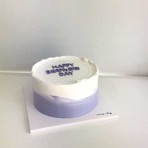 Minimal Cakes, Minimalistic Cakes, Korean Cakes, Minimal Cake, Violet Cakes, Minimalist Cakes, Purple Cakes Birthday, Minimalist Cake, Bts Cake