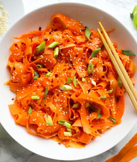 Easy Carrot Salad with Asian Dressing - Sims Home Kitchen Asian Carrot Salad, Asian Carrots, Easy Carrot Salad, Sunomono Salad, Sims Home, Carrot Salad Recipes, Asian Dressing, Carrot Slaw, Summer Picnics