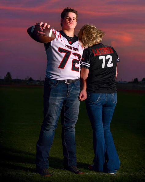 Mom And Son Basketball Photo Ideas, Mom Son Senior Pictures, Football Jersey Photoshoot Ideas, Mom/son Football Pictures, Mother Son Football Picture Ideas, Mom And Son Football Photo Ideas, Football Senior Photos, Football Players Pictures, Son Football