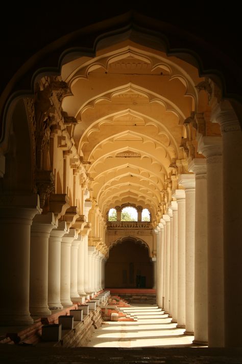 Thirumalai naicker palace Madurai Illustration, India Architecture, Temple Bells, Diy Photo Backdrop, Indian Architecture, Beautiful Sites, Hill Station, Madurai, Ancient Architecture