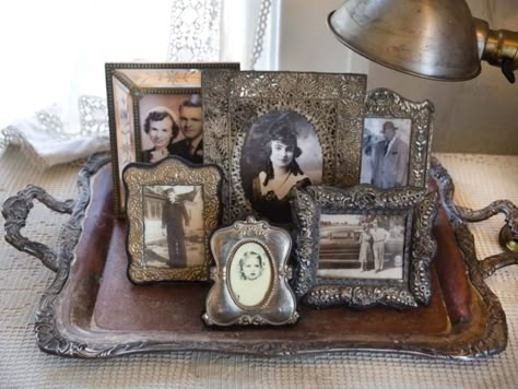 Beautifully Striking & Unique Ways To Display Old Family Photos - Live Simply by Annie Shabby Chic Decorating, Diy Vintage Decor, Old Family Photos, Silver Picture Frames, Silver Trays, Tarnished Silver, Romantic Homes, Photo Display, Antique Decor