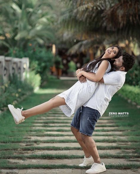 Prewedding Shoot Outfits, Best Pre Wedding Outfits, Couple Poses For Prewedding, Couple Pre Wedding Photoshoot Poses, Pre Wedding Photoshoot Outdoor Outfit, Pre Wedding Shoot Couple Dresses, Outfit Ideas For Pre Wedding Shoot, Couple Pose For Pre Wedding, Poses For Pre Wedding Shoot