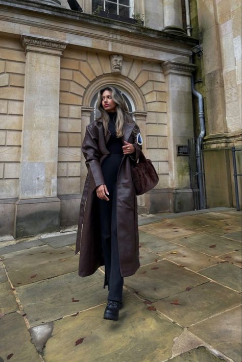 Style Leather Trench Coat, Maxi Leather Coat, Dark Brown Leather Trench Coat, Long Brown Leather Trench Coat Outfit, Timeless Trench Coat, Brown Trench Coat Outfits, Long Brown Leather Coat Outfit, Leather Long Coat Outfit, Brown Trench Outfit