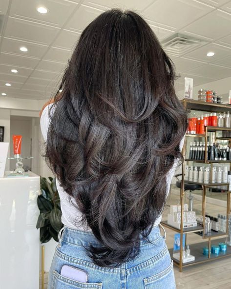 Long Haircut 2025: 25 Ideas for Layers, Bangs, and World Styles for Women Straight Hair And Curtain Bangs, Long Layers Straight, Long Layers Straight Hair, Voluminous Layers, Wavy Layered Hair, Layers Bangs, Timeless Hairstyles, Intricate Braids, Long Haircut