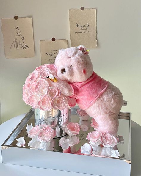 Winnie the Pooh !!!! #preservedhydrangea #giftforlove Ash Brown Hair Color, Preserved Hydrangea, Bouquet Rose, Dog Mommy, Diy Gift Baskets, Handmade Flowers Fabric, Animation Art Character Design, June 17, Fun Time