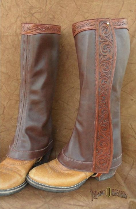 Cowboy Action Shooting, Half Chaps, Cowboy Gear, Estilo Country, Leather Workshop, Leather Carving, Cowgirl Outfits, Riding Gear, Denim And Lace