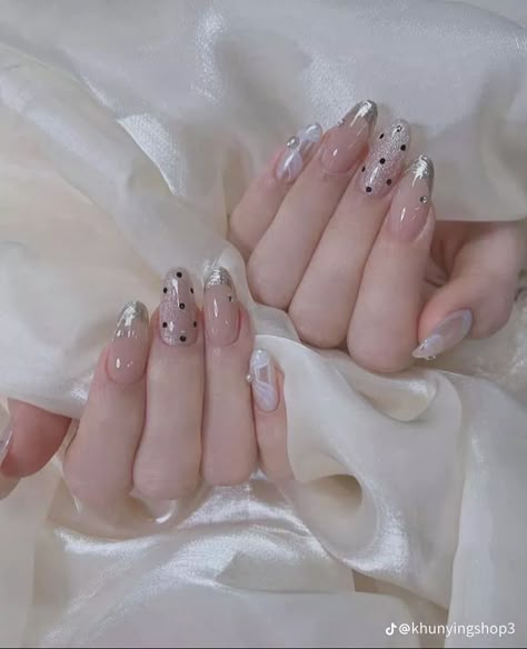 French Chrome Nails, Nails Asian, Coquette Nails, Glamorous Nails, Nails Aesthetic, Chic Nails, Chrome Nails, Nails Inspo, Simple Nails