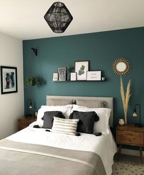 Bedroom Inspirations Master Green, Green Paint Room Ideas Bedroom, Bedroom Ideas Forest Green, Forest Green Feature Wall Bedroom, Wall Color Ideas Bedroom Paint, Forest Green Bedroom Decor, Bedroom Feature Wall Ideas Paint, Couple Room Ideas Bedrooms, Forest Green Bedroom