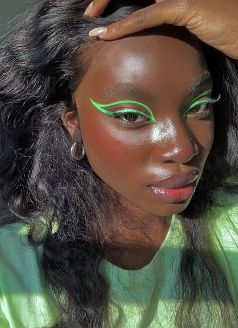 20 ASOS CLOTHING PICKS [DECEMBER 2020] Editorial Make-up, Hd Make Up, Matte Make Up, Maquillage Yeux Cut Crease, Green Eyeliner, Make Up Designs, Drag Make-up, Neon Makeup, Makeup For Black Skin