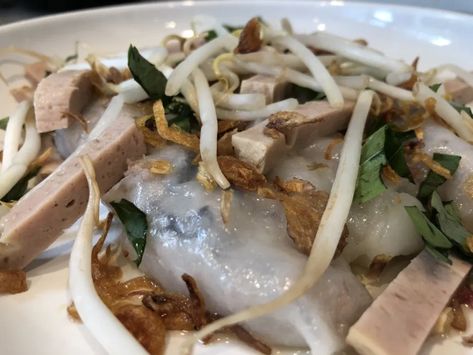 Bahn Cuon Recipe, Banh Cuon Recipe, Rice Rolls, Pho Bowl, Vietnamese Restaurant, Fried Shallots, Vietnamese Cuisine, Bean Sprouts, Rice Flour