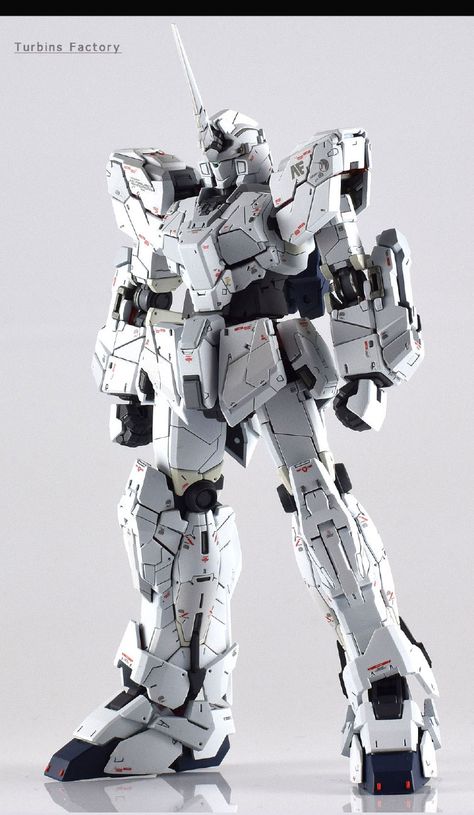 Custom Build: RG 1/144 Unicorn Gundam [Detailed] - Gundam Kits Collection News and Reviews Gundam Suit, Mecha Armor, Airplane Cake, Gundam Toys, Gundam Mobile Suit, Unicorn Gundam, Gundam Wallpapers, Gundam Custom Build, Custom Gundam