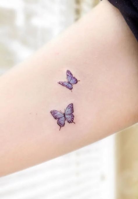 Tiny Butterfly Tattoo, Tattoo Side, Purple Butterfly Tattoo, Bodysuit Tattoos, Unique Butterfly Tattoos, Butterfly Tattoo Meaning, Small Butterfly Tattoo, Inspiration Tattoos, Disney Tattoo