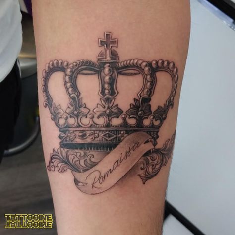 Diamond Crown Tattoo, James Tattoo, Crown Tattoos For Women, Roses Tattoos, Word Tattoo Ideas, Crown Tattoos, Dragonfly Tattoo Design, Crown Tattoo Design, Word Tattoo