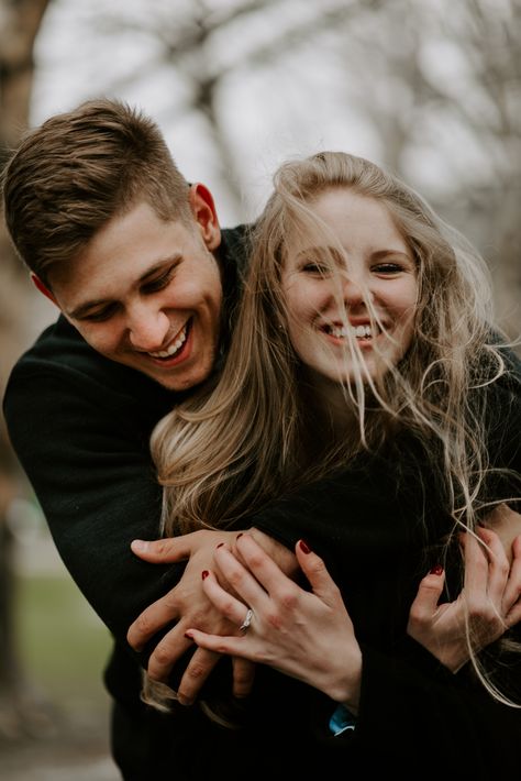 Cloudy Day Portraits, Cloudy Couple Photoshoot, Cloudy Engagement Pictures, Cloudy Day Photoshoot, Cloudy Photoshoot, Rainy Photoshoot, Rainy Photos, Engagement Shoots Poses, Prenup Ideas