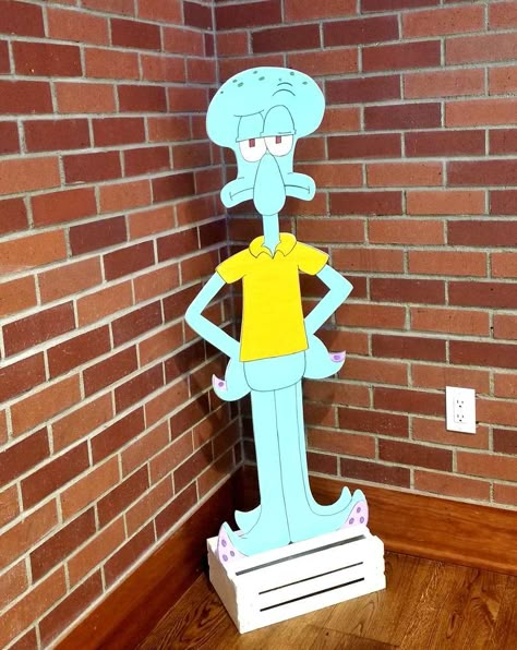 Spongebob Cardboard Cutout, Sponge Bob Trunk Or Treat, Spongebob Trunk Or Treat Ideas, Spongebob Diy Decorations, Spongebob Decorations Diy, Spongebob Themed Birthday Party Ideas, Spongebob Decorations, Squidward Birthday, Spongebob Room