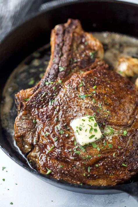 Ribeye Cast Iron Skillet, Bone In Ribeye Steak Cast Iron, Ribeyes In Cast Iron Skillet, Prime Rib Steak Recipe, Cooking Ribeye In Cast Iron Skillet, Skillet Steak Cast Iron, Tbone Steak Recipe Cast Iron, Rib Eye Steak Recipes Cast Iron, Ribeye Steak Recipes Cast Iron