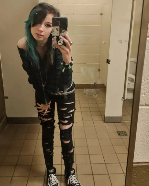 Ripped Shirt Outfit, Ripped Leggings Outfit, 2010s Style, Ripped Shirt, Emo Teen, Character Customization, Ripped Leggings, Ripped Shirts, Metal Goth