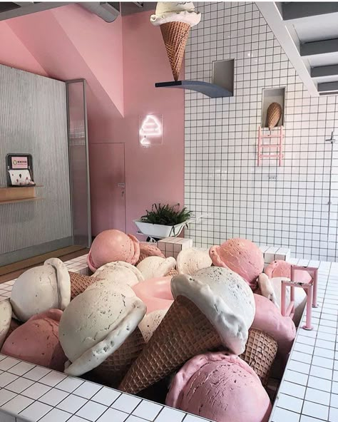 Cute Ice Cream Shop Interior, Dessert Room Decor, Ice Cream Cafe Interior Design, Candy Shop Ideas Design, Gelato Business, Pink Bakery Aesthetic, Ice Cream Shop Aesthetic, Ice Cream Shop Interior Design, Ice Cream Room