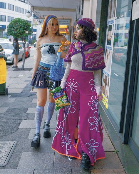 Creative Fashion Outfits, Colorful Rock Outfit, Vintage Rave Outfits, Baggy Colorful Outfit, Kamping Kitsch Outfit, Tacky Outfit Ideas, Colorful Maximalist Outfit, 70s Funky Fashion, Girly 2000s Outfits