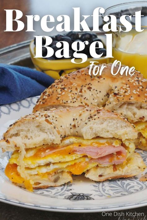 Scrambled eggs, melted cheddar cheese, and deli ham sandwiched between an everything bagel and cut in half. Breakfast Ideas For Working Men, Overnight Breakfast Sandwiches, Recipes With Everything Bagels, Bagels For Breakfast, Bagel Recipe Sandwich Breakfast, Breakfast With Bagels, Begal Recipe Breakfast, Easy Breakfast Bagel Ideas, Bagel Recipe Breakfast