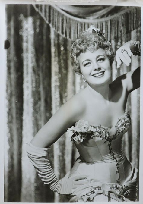 Shelley Winters 1951 Frenchie 2 Shelley Winters, Movie Photo, Be Beautiful, Old Hollywood, Baby Dolls, Greek Statue, Hollywood, Ballet, Statue