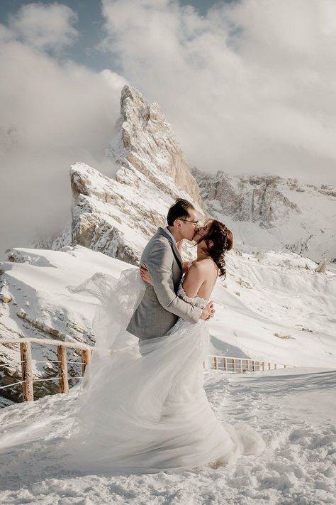 Winter Honeymoon Photoshoot in the Dolomites - Bespoke-Bride: Wedding Blog Dolomites Winter, Honeymoon Photoshoot, Winter Honeymoon, Honeymoon Inspiration, The Dolomites, Winter Photoshoot, Ski Season, Pre Wedding Photos, Winter Photography