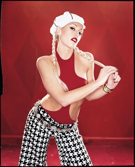 Gwen Stefani 2000s, Gwen Stefani 90s, Gwen Renée Stefani, Gwen Stefani Style, Wall Pics, Jim Parsons, Girl Artist, Rock Steady, 90s Party