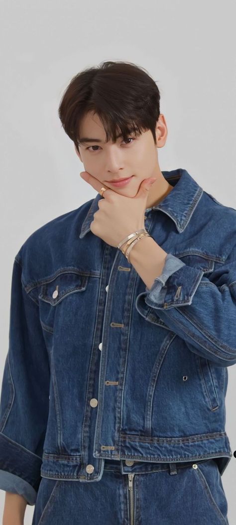 Cha Eun Woo Wallpaper | Eun Woo Pics | Eunwoo  Cute | Cha Eun Woo Boyfriend Material | Handsome Cha Eun Woo | Kpop Handsome #chaeunwoo #eunwoo #handsomeman #shiningawards #astro Lee Eun Woo, Most Handsome Korean Actors, Astro Wallpaper, Cha Eun Woo Astro, Black Hair Kpop, Eun Woo Astro, Lee Soo, Most Handsome Men, Korean Celebrities