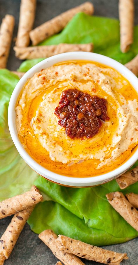 This healthy hummus is spiked with smoky chipotle peppers and just the right amount of lemon + garlic to make this addictive dip your new favorite snack! Chipotle Hummus Recipe, Chipotle Hummus, Tartiflette Recipe, Spicy Hummus, Healthy Hummus, Homemade Chipotle, Hummus Recipes, Healthy Afternoon Snacks, Chipotle Peppers