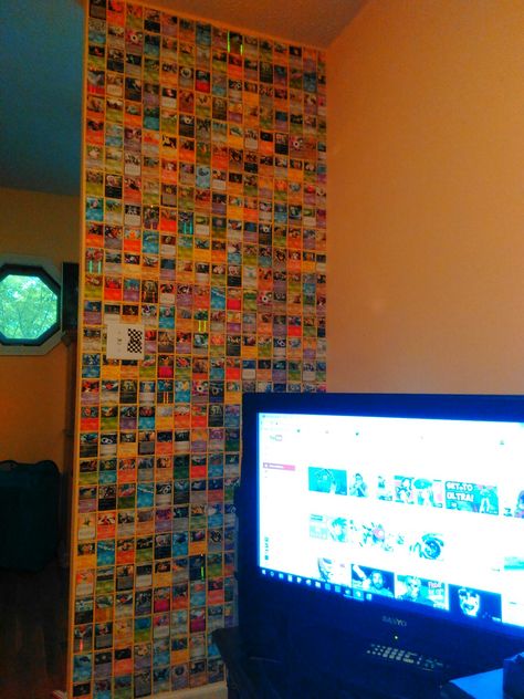 Pokémon Card Wall Pokemon Card Wall Decor, Pokemon Card Decorations, Pokemon Card Organization Ideas, Pokemon Card Wall Display, Pokemon Card Display, Teddy Bedroom, Nostalgic Room, Pokemon Crafts, Pokemon Room