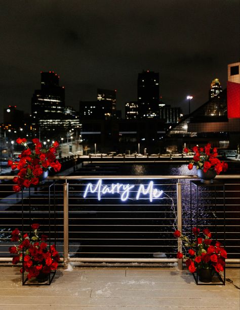 Proposal Background, Balcony Proposal Ideas, Restaurant Proposal, Balcony Proposal, Proposal Set Up Ideas Rooftop, Roof Proposal Ideas, Rooftop Proposal Night, Roof Proposal, Proposal Ideas Rooftop