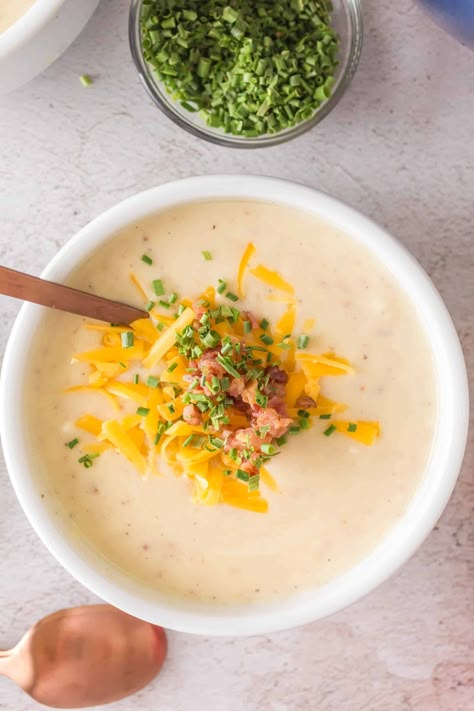 Dutch Oven Potato Soup is like a warm hug in a bowl. Its velvety texture, rich flavor, and simplicity are just a few reasons why everyone adore this timeless favorite. Perfect for a busy weeknight or a lazy weekend at home, this yummy comfort food is sure to please every member of the family. Dutch Oven Loaded Potato Soup, Loaded Potato Soup Dutch Oven, Dutch Oven Soup Recipes Healthy, Dutch Oven Soups And Stews, Dutch Oven Easy Recipes, Potato Soup Dutch Oven, Dutch Oven Potato Soup, Dutch Oven Soups, Dutch Oven Soup Recipes