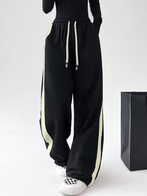 Drawstring Contrast Trim Wide Leg Sweatpants Bleached Black Pants, Spider Man Halloween, Dance Practice Outfits, Stylish Outfits Casual, Modest Casual, Comfort Clothes, Comfy Sweatpants, Things I Wanna Buy, Gym Aesthetic