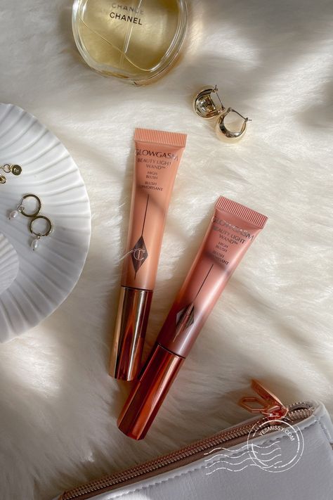 Charlotte Tilbury Highlighter, Charlotte Tilbury Makeup, Makeup Store, Beauty Light, Liquid Highlighter, Beauty Games, Fancy Makeup, Beauty Review, Makeup Essentials